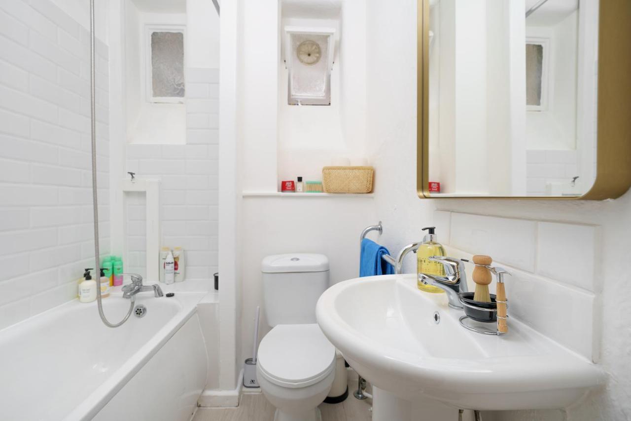 Apartamento 50 Meters To The Metro Londres Exterior foto
